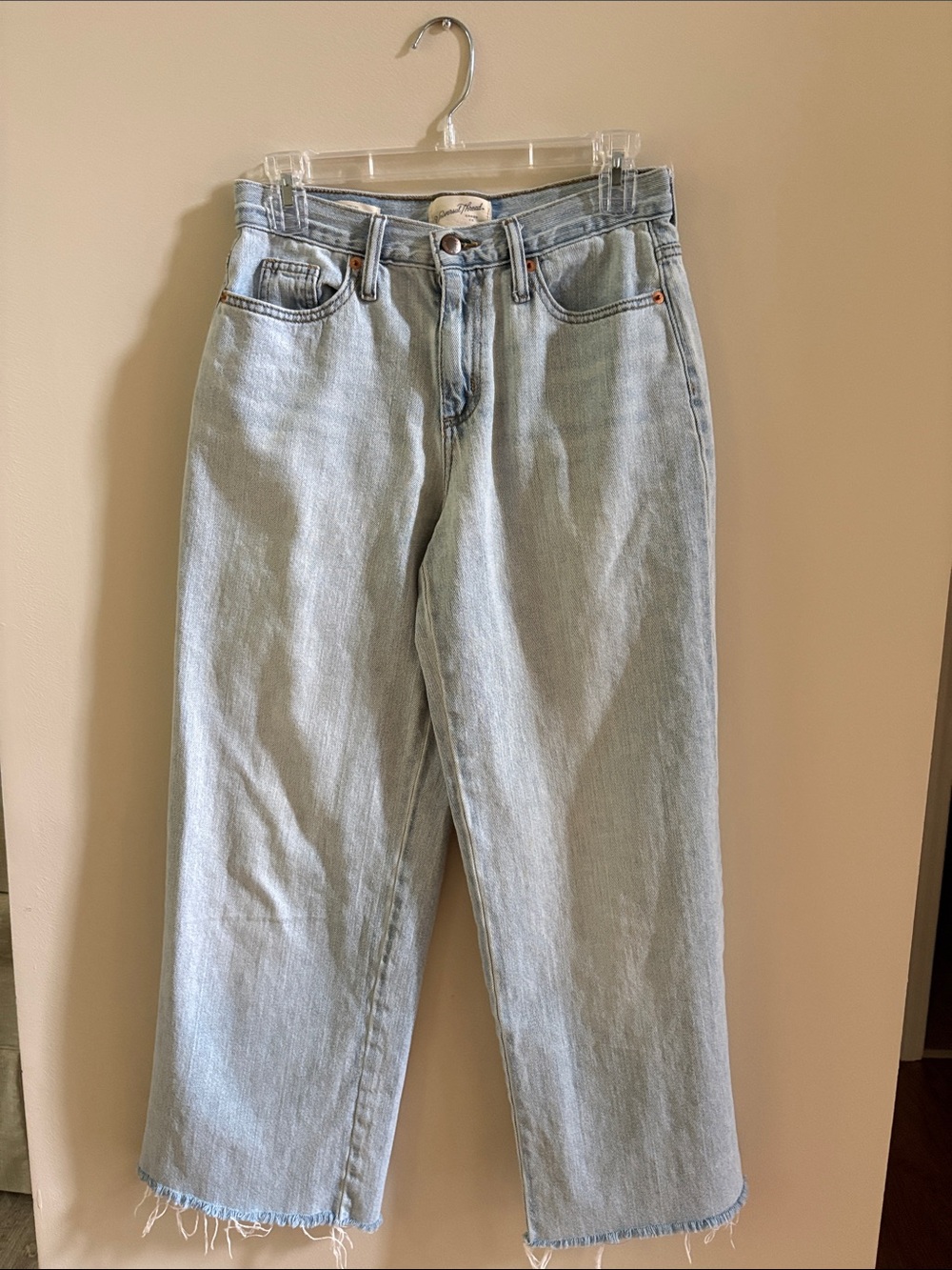 Universal Thread Light Wash Wide-Leg Jeans